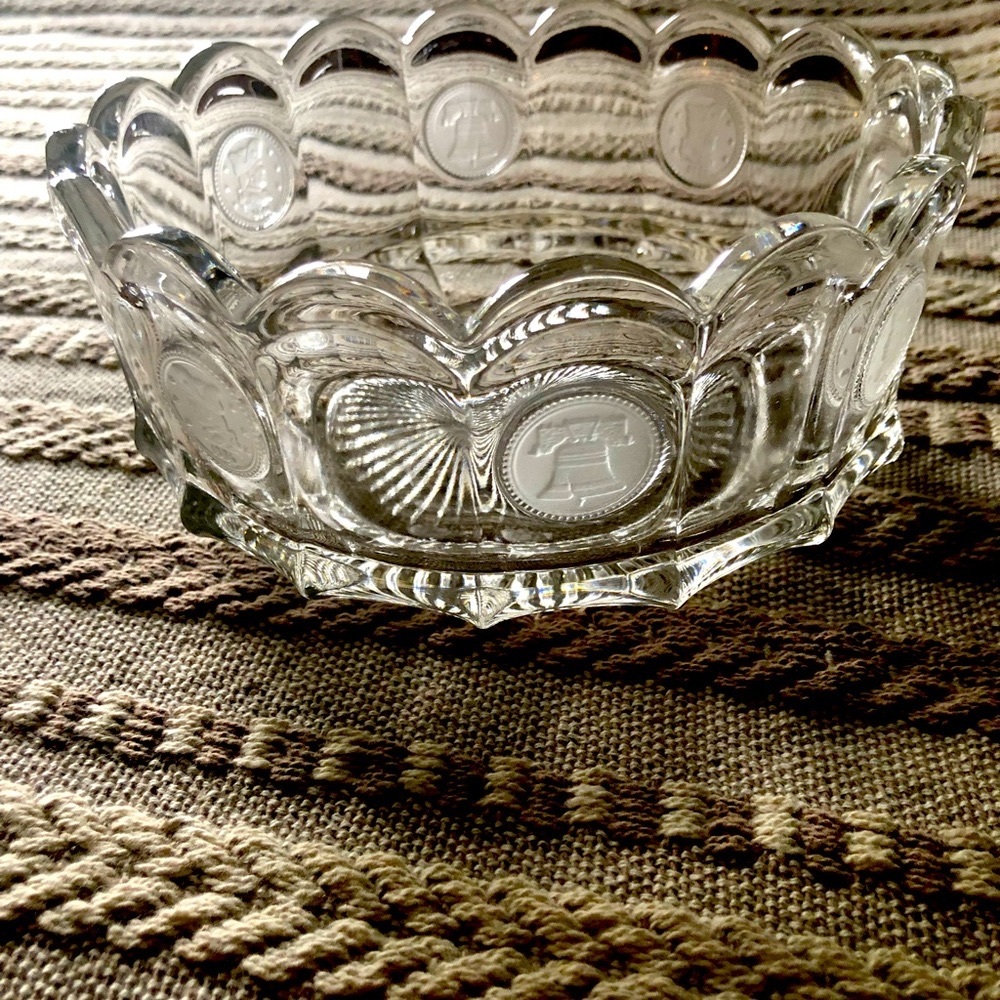 Vintage Clear Fostoria Liberty Bell Engraved Scalloped Serving Bowl in EUC